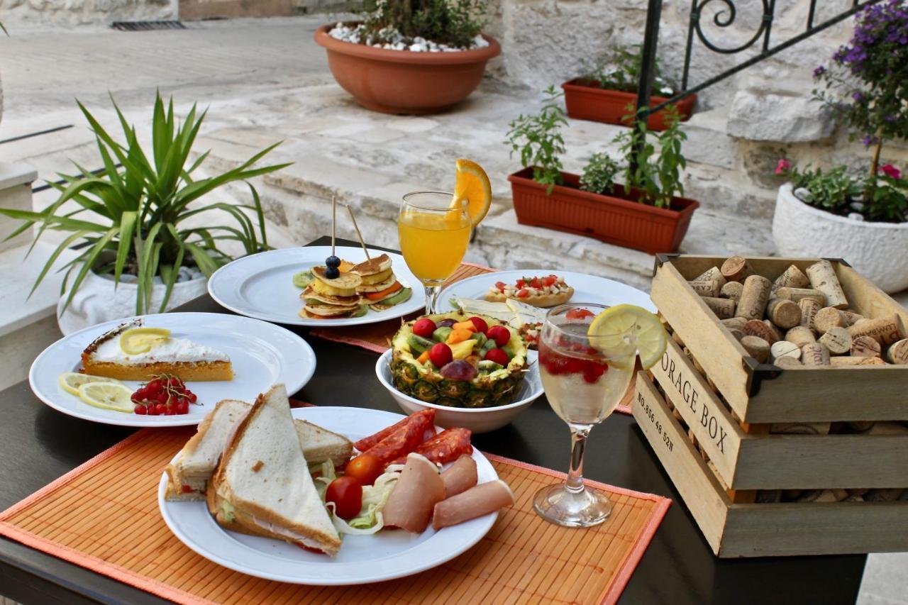 Le Monde Luxury Accommodation Spalato Esterno foto